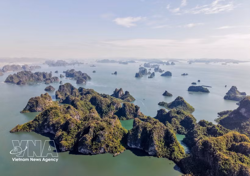 下龙湾美景。图自越通社