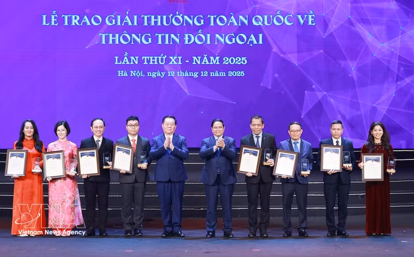 2025年全国对外新闻奖颁奖典礼。图自越通社
