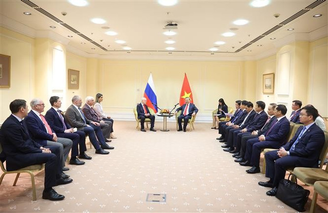 苏林总书记会见俄“公正俄罗斯-爱国者-为了真理”党主席米罗诺夫。图自越通社 gap-chu-tich-dang-2.jpg