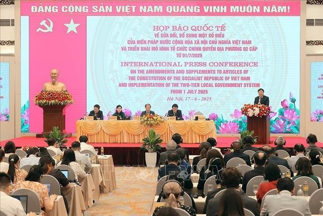 新闻发布会现场。图自越通社 hop-bao.jpg