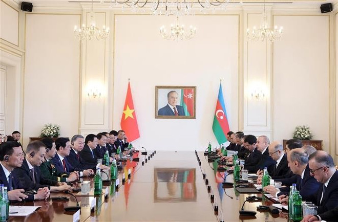 越共中央总书记苏林与阿塞拜疆总统阿利耶夫举行会谈