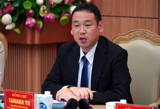 日本共产党代表团由日本共产党书记局代局长、主席团副主席Tanaka Yu。图自越通社 viet-nhat-2.jpg