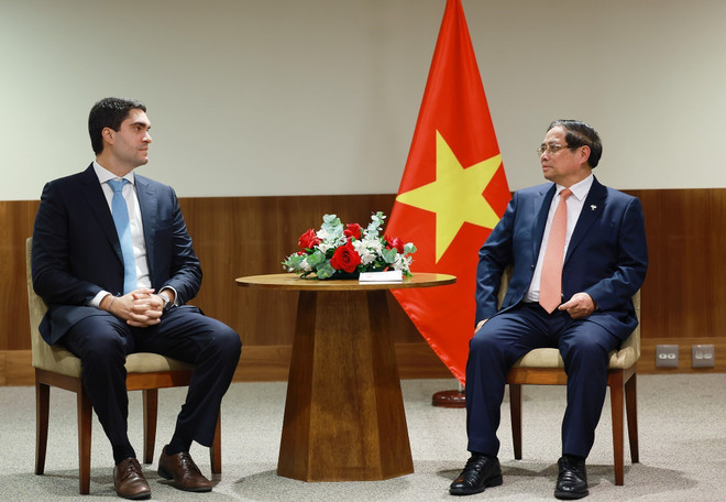 范明政会见巴西淡水河谷公司业务发展总经理丹尼尔·瓜达尔多。图自越通社 doanh-nghiep-1.jpg