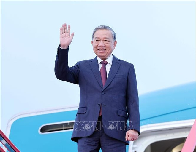 越共中央总书记苏林抵达平壤,开始对朝鲜进行国事访问。图自越通社 tbt-1.jpg