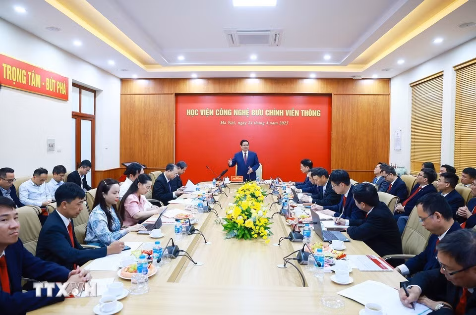 thu-tuong-pham-minh-chinh-lam-viec-voi-hoc-vien-cong-nghe-buu-chinh-vien-thong-7992055-3.jpg
