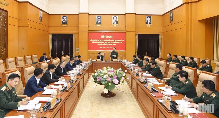 quan-uy-mar17-2.jpg