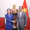 越南外交部长黎怀忠会见柬埔寨新任驻越大使索帕拉特。图自外交部