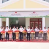 友谊中小学竣工交接仪式。图自越通社