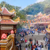 黑婆山庙会。图自tapchihuongsac.vn