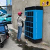 胡志明市一个电动摩托车换电柜。图自人民报