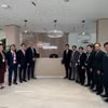 广义省工作代表团与法国电力集团领导合影。图自越通社
