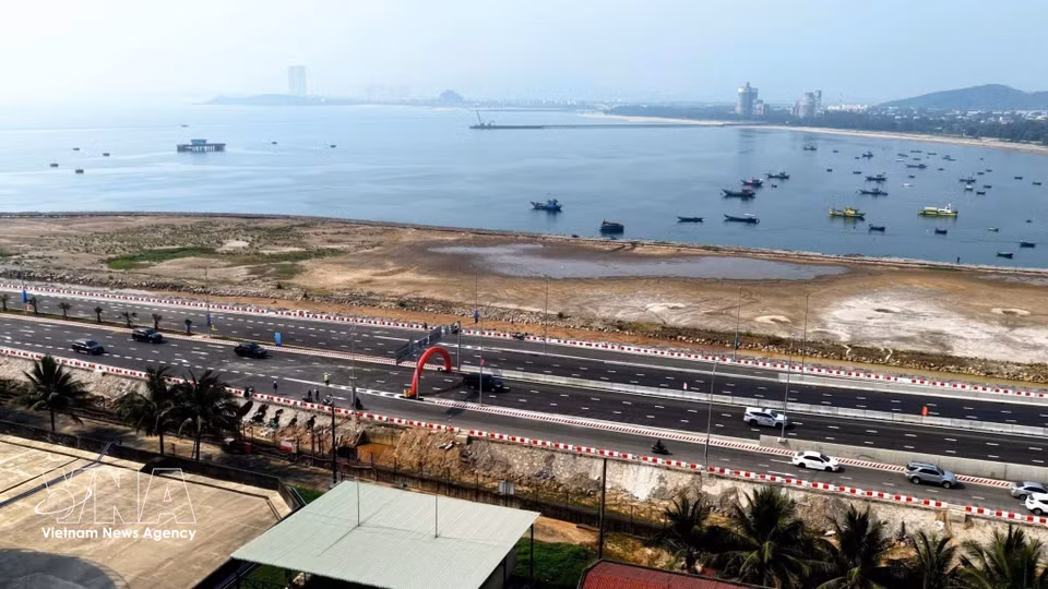 莲沼集装箱码头整体建设项目预计总投资超过4.5万亿越盾（约17.5亿美元）。图自越通社