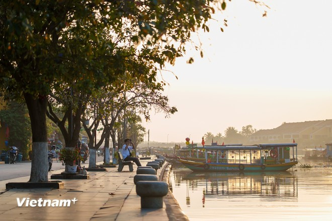 会安的清晨，不只是值得游客观赏，更是可以深入体验，亲身感受。图自Vietnam+
