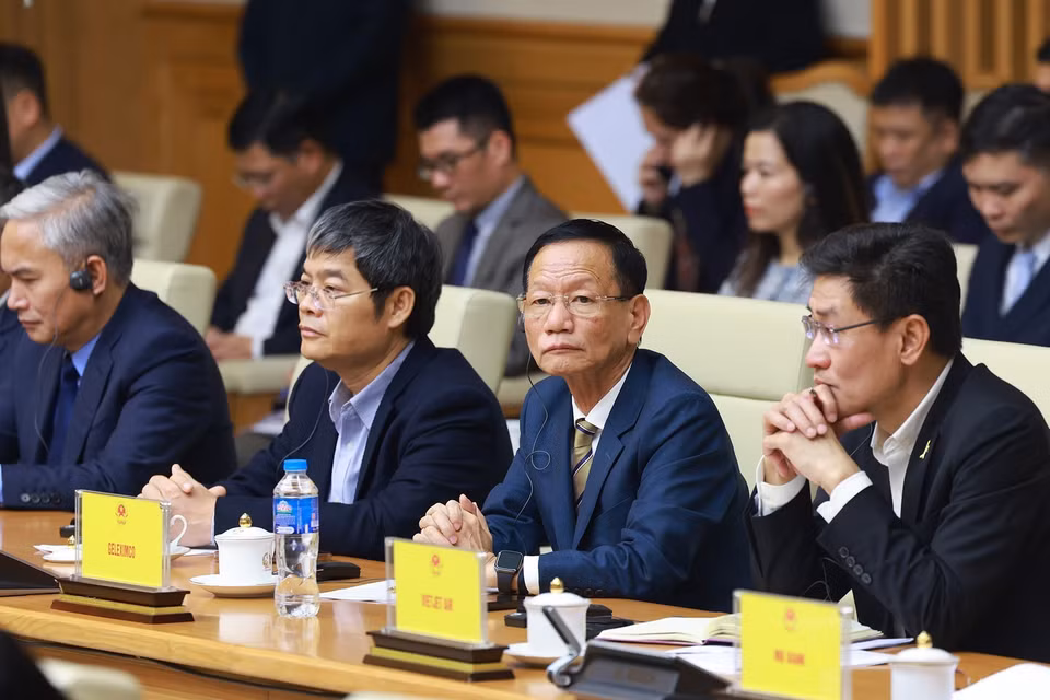 出席座谈会的中国企业代表。图自越通社