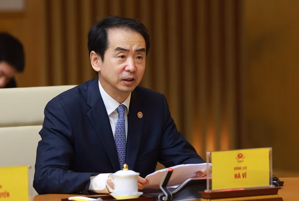 中国驻越南社会主义共和国特命全权大使何炜在座谈会上发表讲话。图自越通社