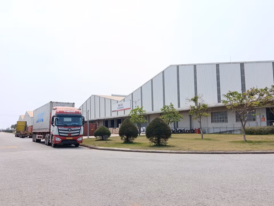 朱莱国际港的保税仓库可满足大批量货物的存储与保管需求。图自越通社