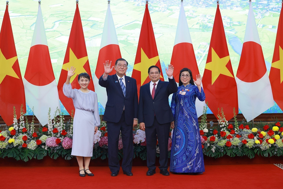日本首相石破茂和夫人石破佳子于4月27日至29日对越南进行正式访问。图自越通社