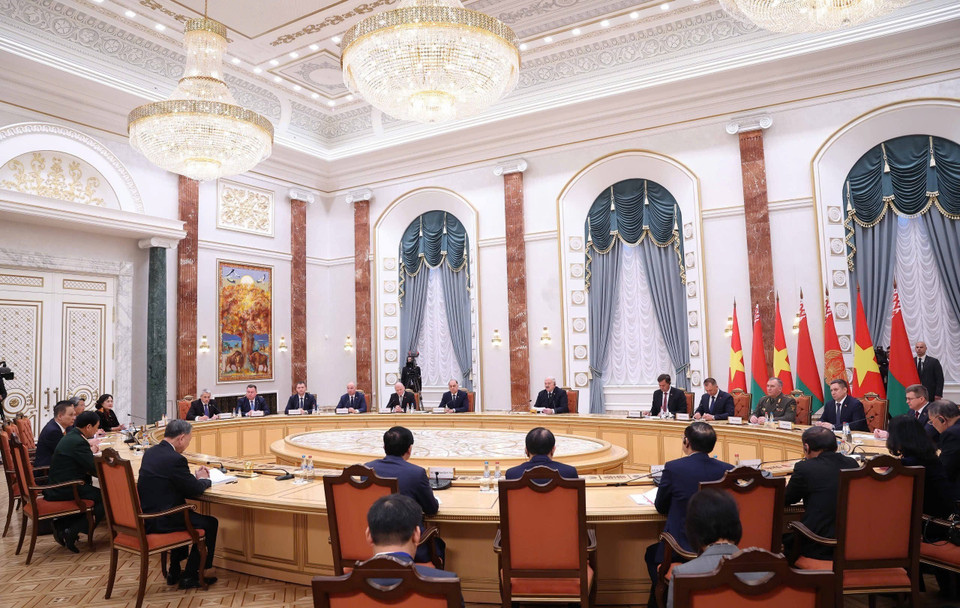 白俄罗斯总统亚历山大·卢卡申科在首都明斯克与越共中央总书记苏林举行大范围会谈。图自越通社