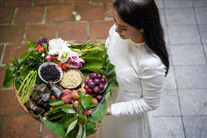 端午节于每年农历五月初五举行。这是越南一个富有特色的传统节日，深深烙印着民间与宫廷文化的印记。图自越通社