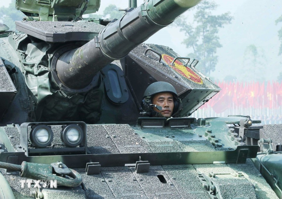 装甲兵兵种参加合练。图自越通社