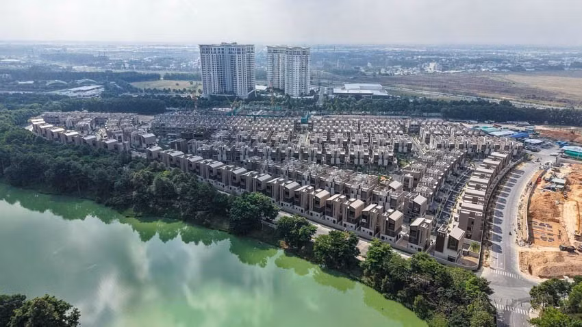 平阳省逐步确立了在越南乃至东南亚地区智慧城市发展中的亮点地位。该省注重通过“三方合作”模式来落实可持续发展战略，建设全面创新创业生态系统，吸引全社会的广泛参与。 图片：越通社