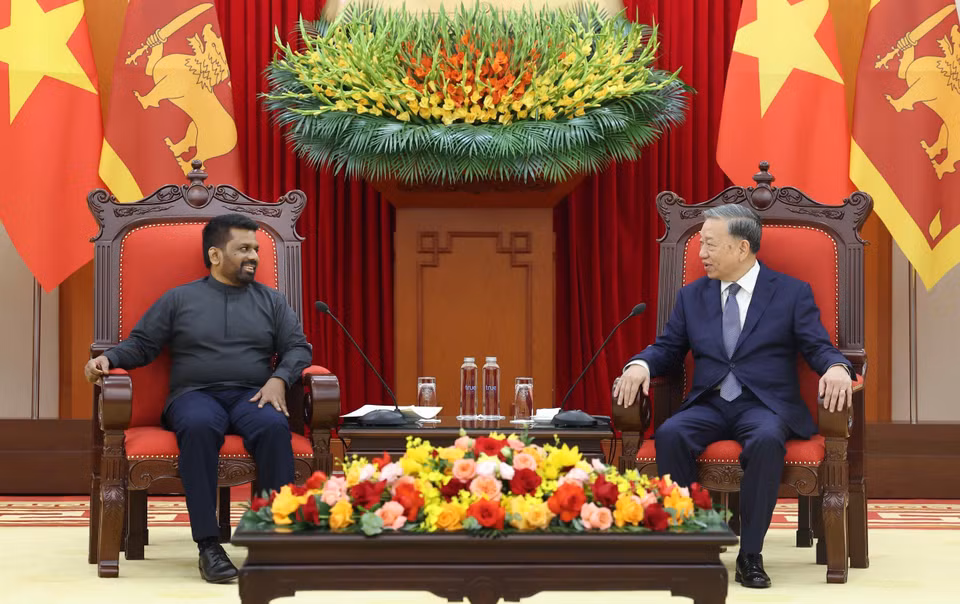 5月4日在河内，越共中央总书记苏林会见斯里兰卡民主社会主义共和国总统阿努拉·库马拉·迪萨纳亚克。图自越通社