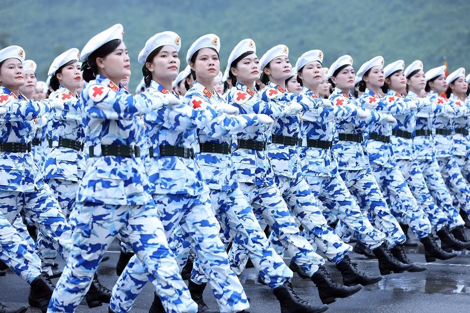 女军医战士方队。图自越通社