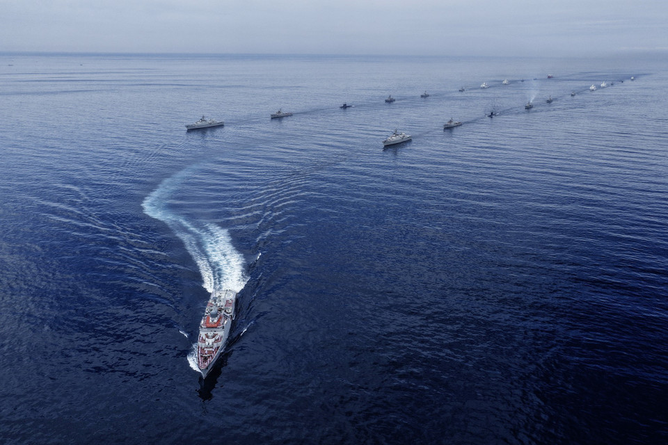 海上武装力量的海上阅兵活动令人印象深刻。图片来源:海军军种