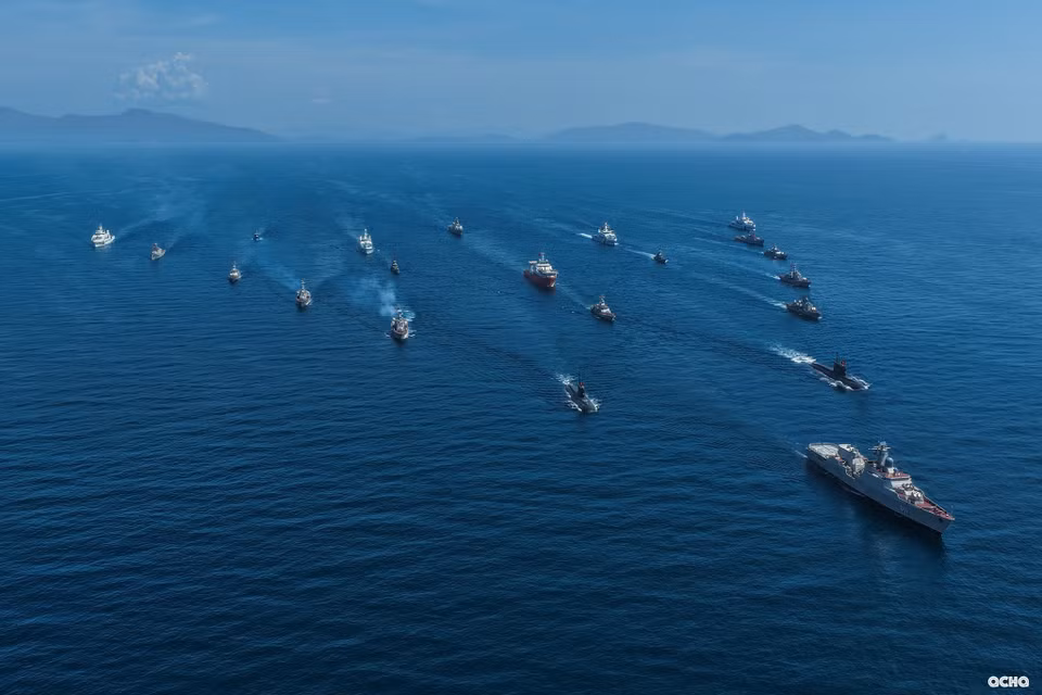 海上武装力量的海上阅兵活动令人印象深刻。图片来源：海军军种