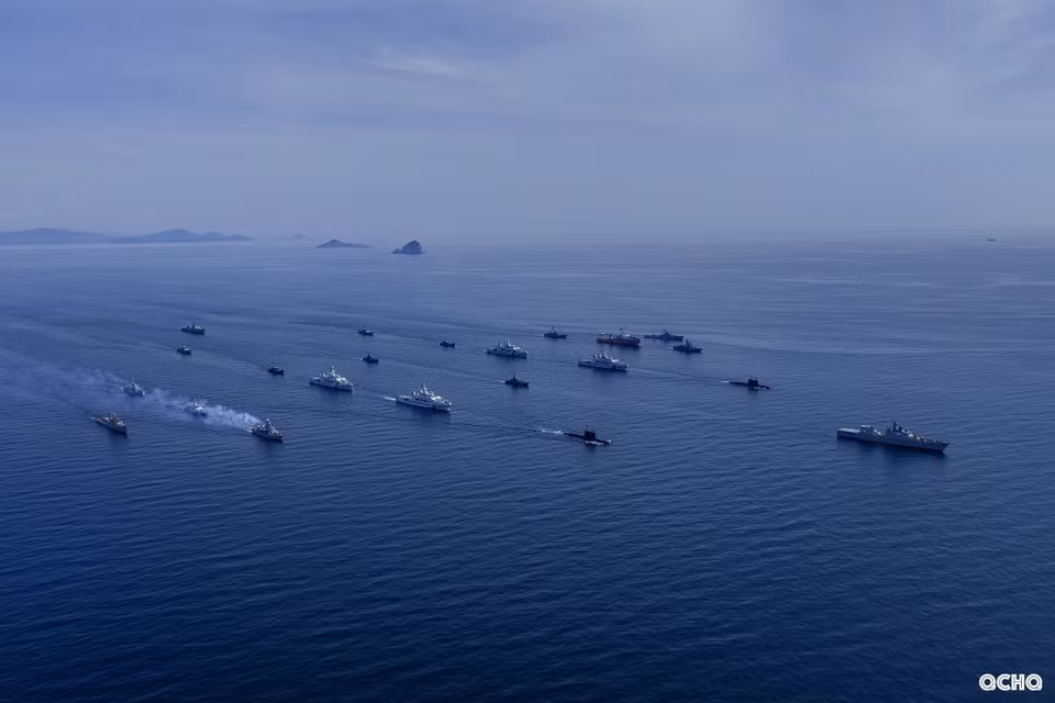 海上武装力量的海上阅兵活动令人印象深刻。图片来源：海军军种
