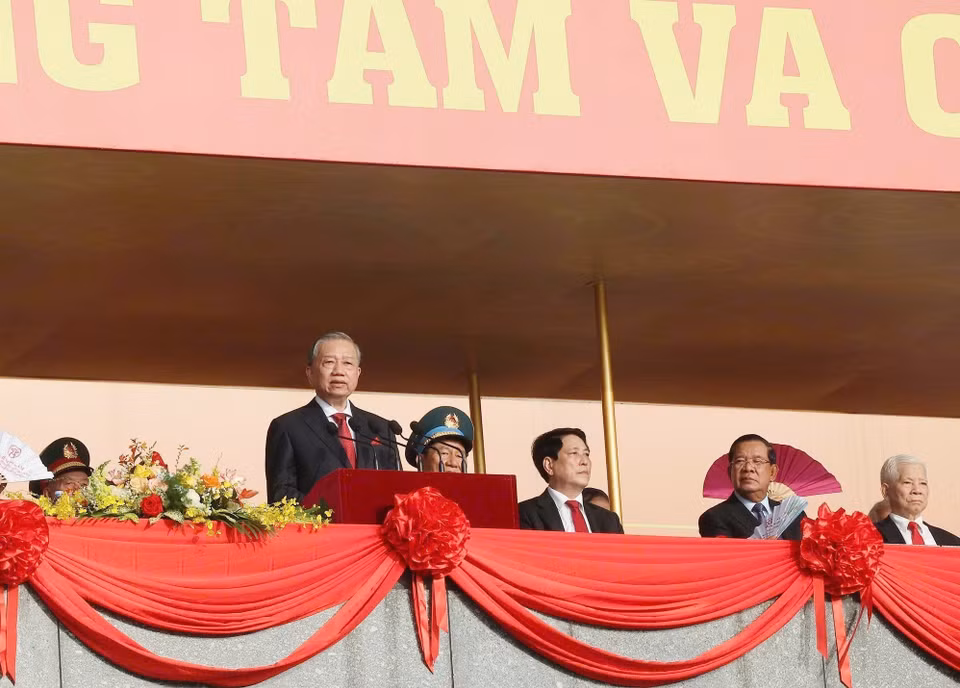 苏林总书记在八月革命胜利暨九二国庆80周年庆典、阅兵和游行活动上致开幕词。图自越通社
