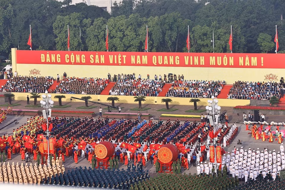 八月革命胜利暨九二国庆80周年庆典、阅兵和游行活动隆重举行。图自越通社
