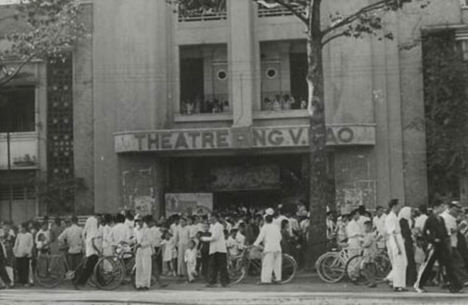 阮文好剧院是越盟战线于1945年8月20日公开亮相的地点。(资料图片:qdnd.vn) image-2.jpg
