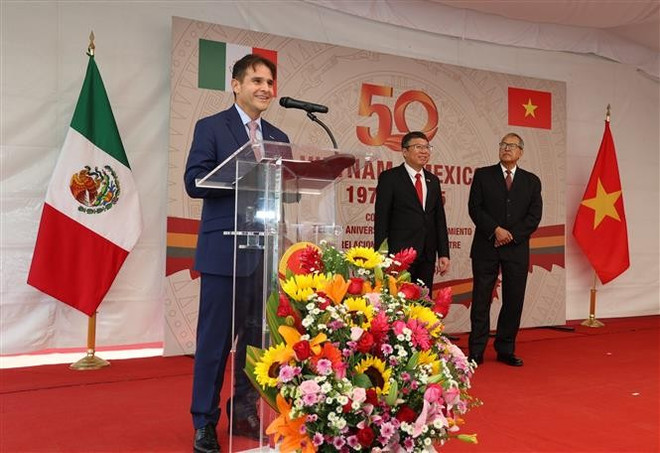 墨西哥外交部亚太司司长费尔南多·冈萨雷斯·赛夫在活动上发表讲话。图自越通社 2.jpg