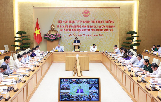 范明政主持召开2025年经济增长情景全国视频会议。图自越通社 thu-tuong-pham-minh-chinh-chu-tri-hoi-nghi-chinh-phu-voi-dia-phuong-ve-kich-ban-tang-truong-kinh-te-nam-2025-1-anh-ttxvn.jpg