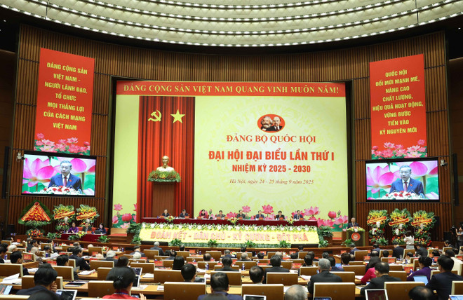 越共中央总书记苏林在会上发言。图自越通社 vna-potal-tong-bi-thu-du-dai-hoi-dai-bieu-dang-bo-quoc-hoi-lan-thu-nhat-8295693.jpg