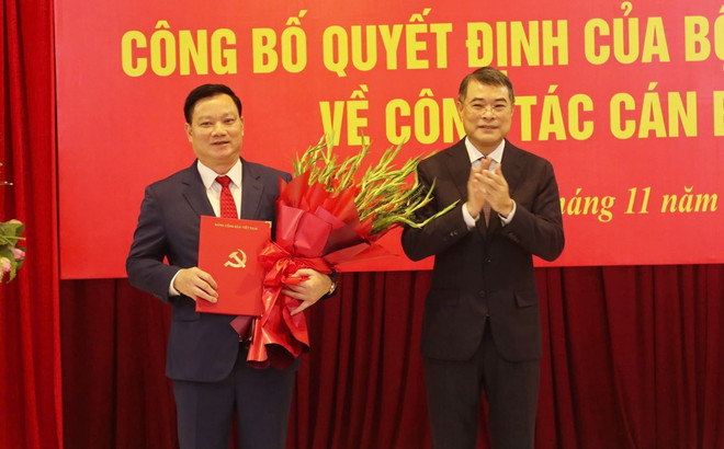 vna-potal-dong-chi-nguyen-khac-than-giu-chuc-bi-thu-tinh-uy-nghe-an-8399821.jpg