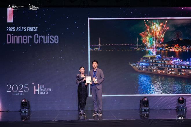 Ambassador Cruise获得亚洲最佳晚餐游艇奖。组委会供图 chau-a.jpg