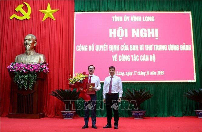 vna-potal-dieu-dong-chi-dinh-dong-chi-tran-tri-quang-giu-chuc-pho-bi-thu-tinh-uy-vinh-long-stand.jpg