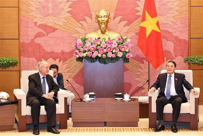 越南国会副主席阮德海会见德国世界大学生协助组织主席卡姆比兹·加瓦米。图自越通社 2.jpg