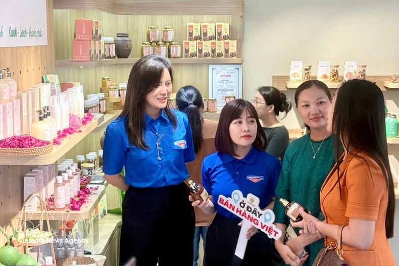 河内绿色合作社推出环保型个人护理产品。图自越通社