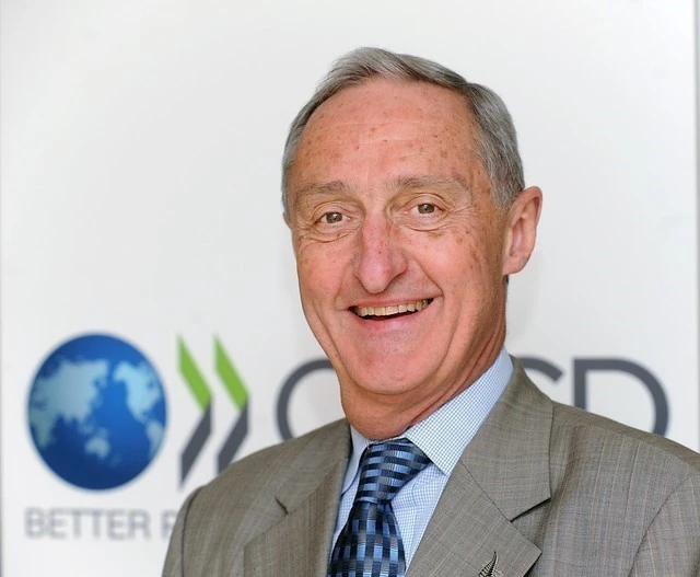 前新西兰驻越南大使詹姆斯·肯伯。图自越通社