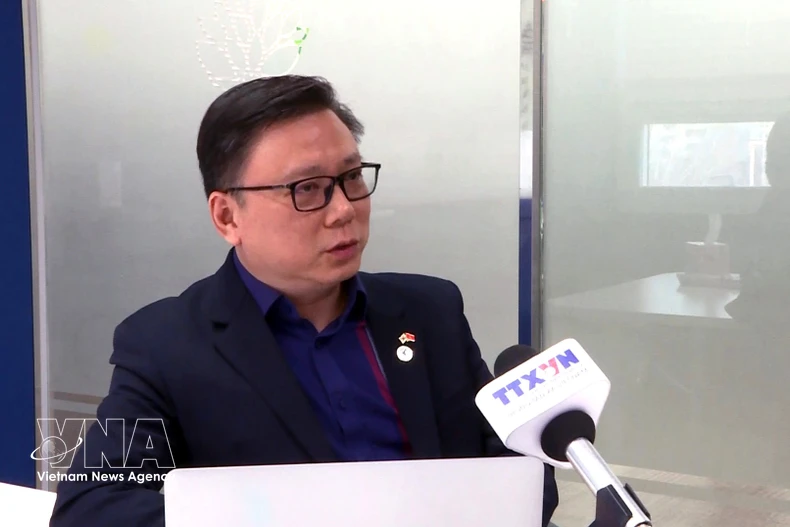 旅韩越南人总会主席陶俊雄接受采访。图自越通社