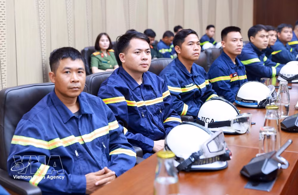 vnanet-potal-bo-cong-an-xuat-quan-len-duong-thuc-hien-nhiem-vu-tai-venezuela-8854257-2.jpg