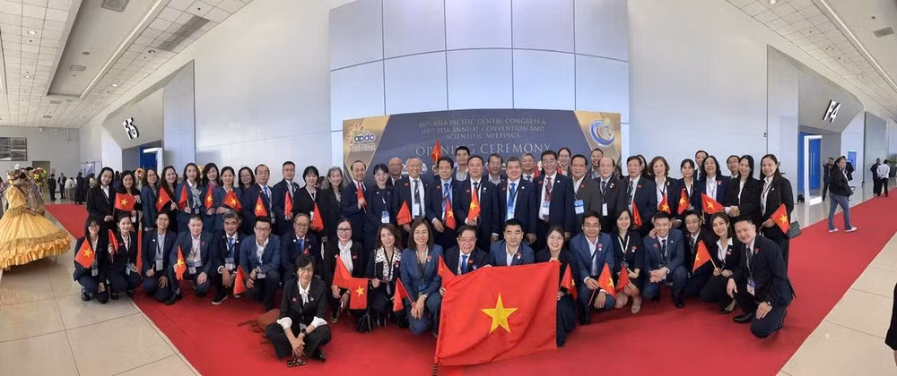 doan-viet-nam-dang-cai-1777875979482465037864.jpg