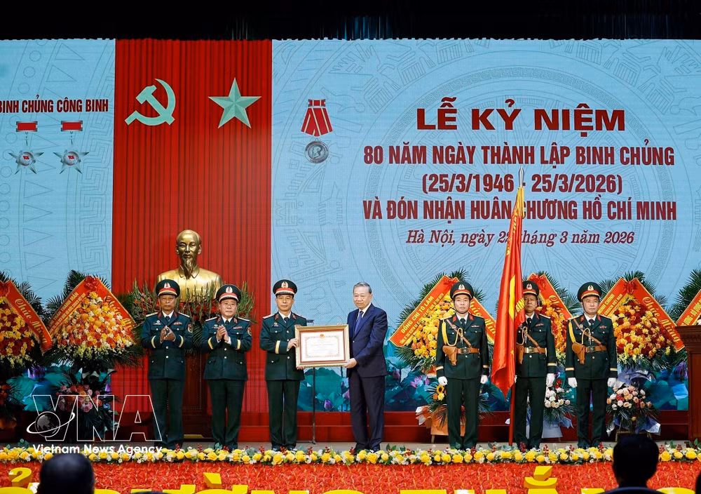 vnanet-potal-tong-bi-thu-du-le-ky-niem-80-nam-ngay-thanh-lap-binh-chung-cong-binh-8655937.jpg