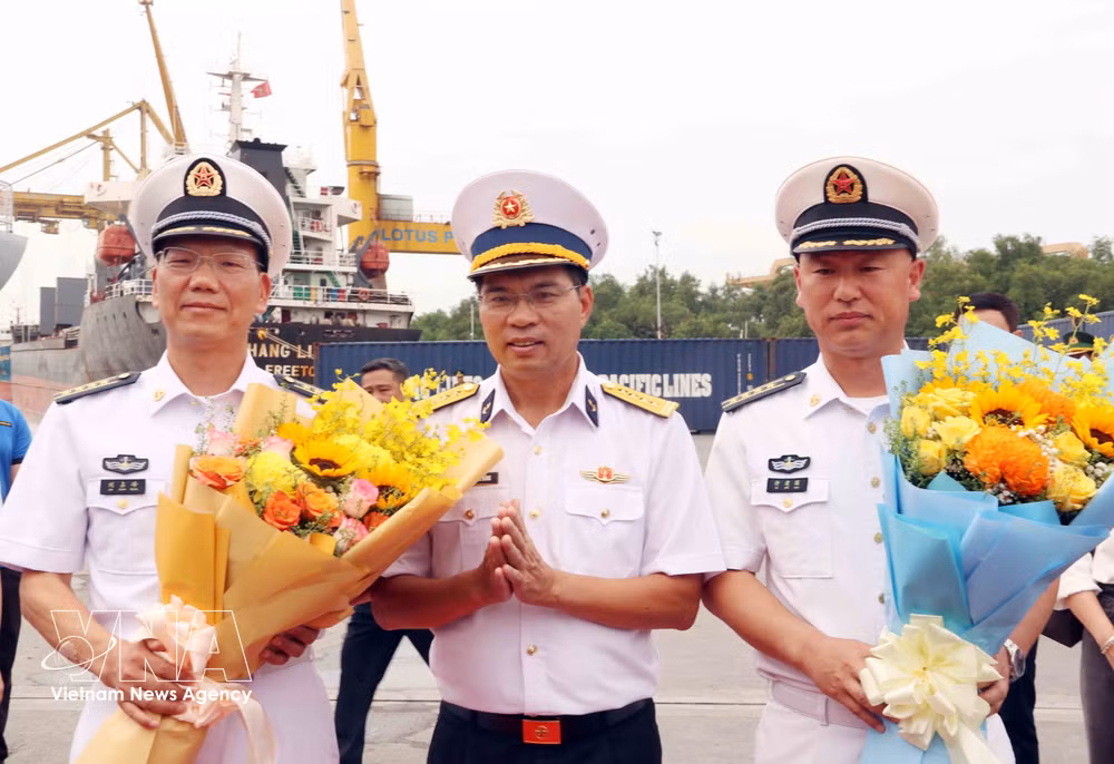 vnanet-potal-bien-doi-tau-hai-quan-trung-quoc-tham-thanh-pho-ho-chi-minh-8868182-1.jpg
