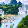 板约瀑布。图自越通社