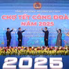 2025年全国工会春节集市活动举行开幕式。图自越通社