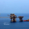 越苏石油联营公司在白虎油田的钻井平台。图自越通社